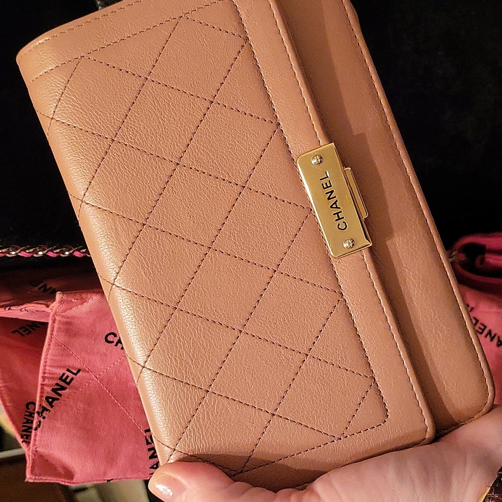 SOLD ๐ Chanel WOC Nude pink wallet on Chain - Picture 16 of 16